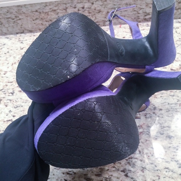 Heels - Picture 4 of 5